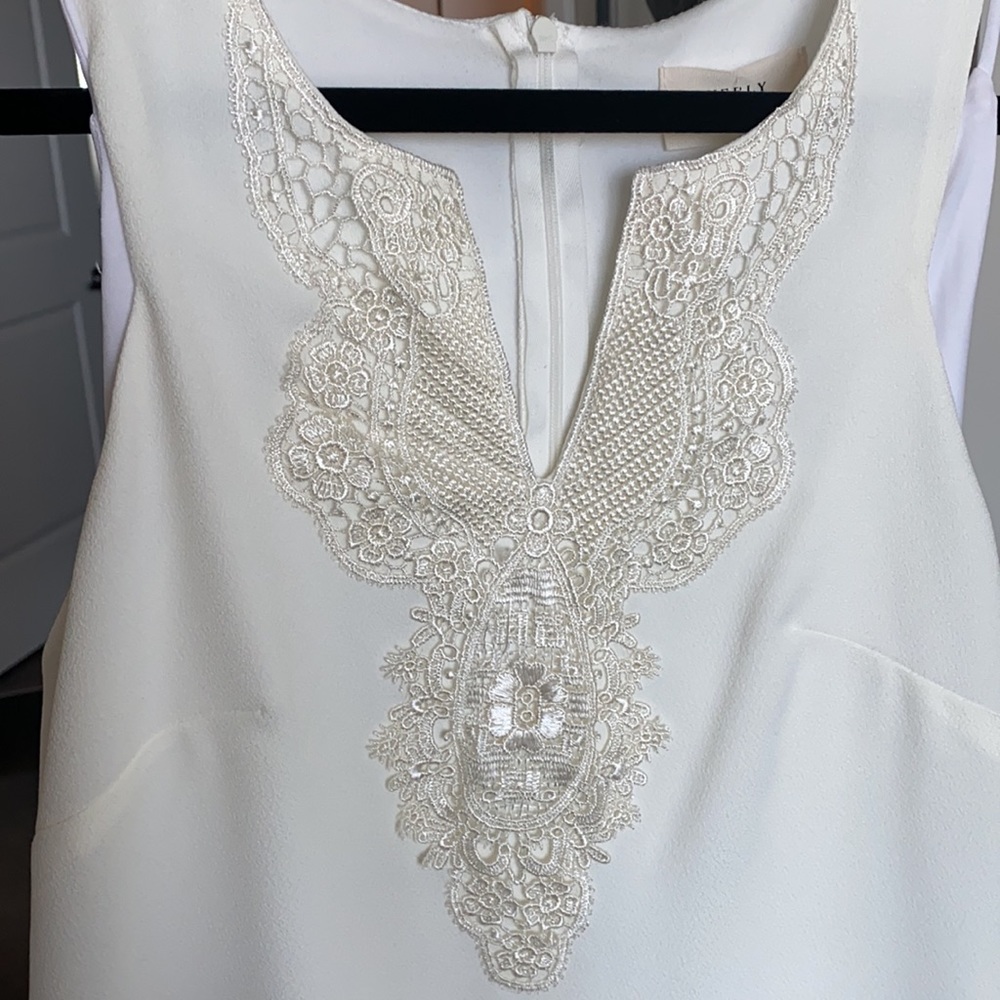 White dress - Picture 3 of 5